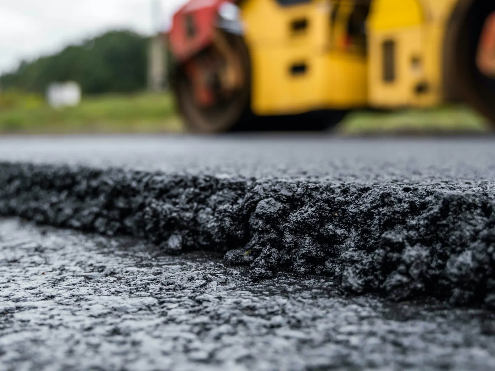 Edge of a fresh asphalt layer